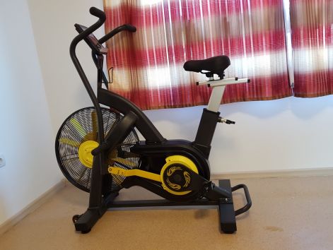 airbike_sarga_1.jpg