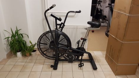 ng_airbike_fekete_1.jpg